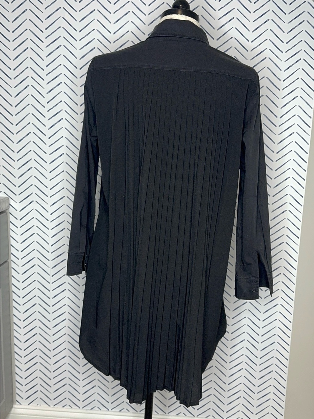 Comfy USA Black Tunic Blouse Pleated Back Tunic / Shirt Dress size Medium